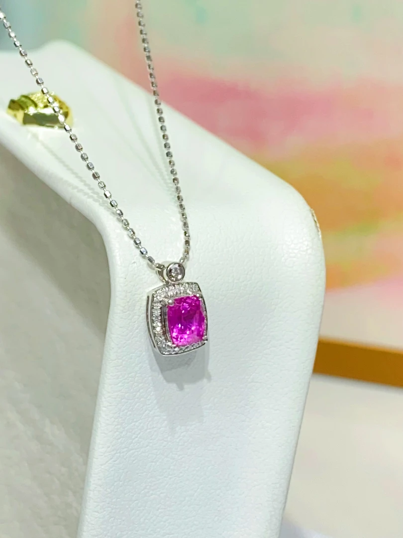 【强烈推荐】18K金镶嵌无烧红宝石项链香水瓶 多样性发其一