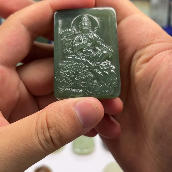 手饰和田玉未镶嵌