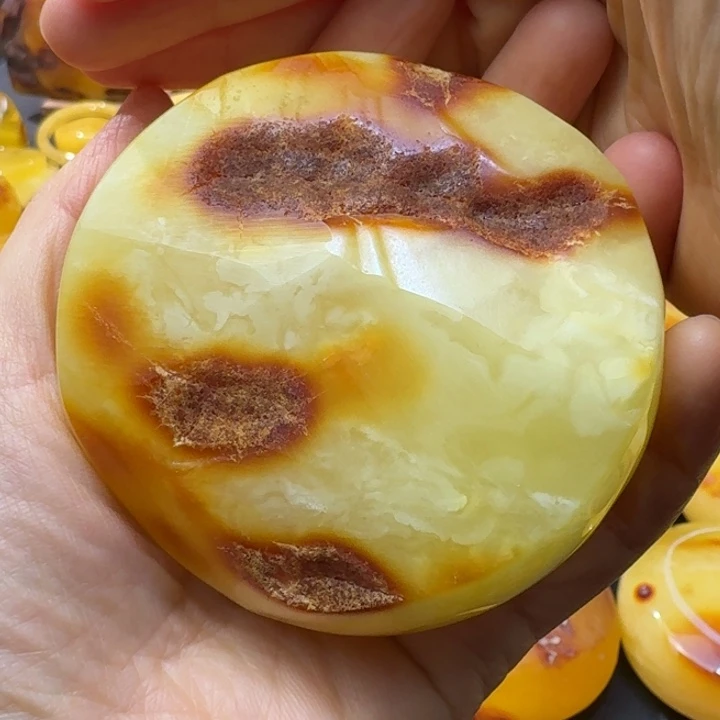 醉***颜定制琥珀天然原矿假一赔十