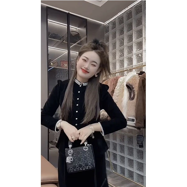 欧货新款法式丝绒重工钉珠小香风上衣时尚名媛显瘦减龄黑色女装