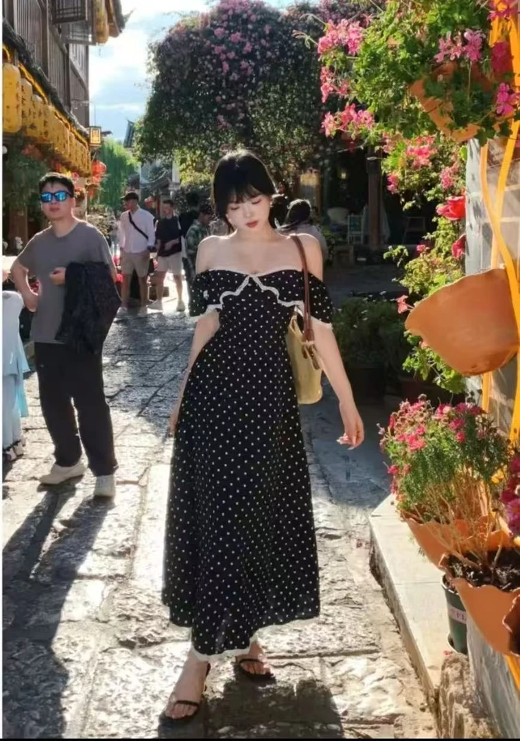 大码法式纯欲一字肩波点连衣裙女夏季胖mm收腰梨形身材显瘦小黑裙