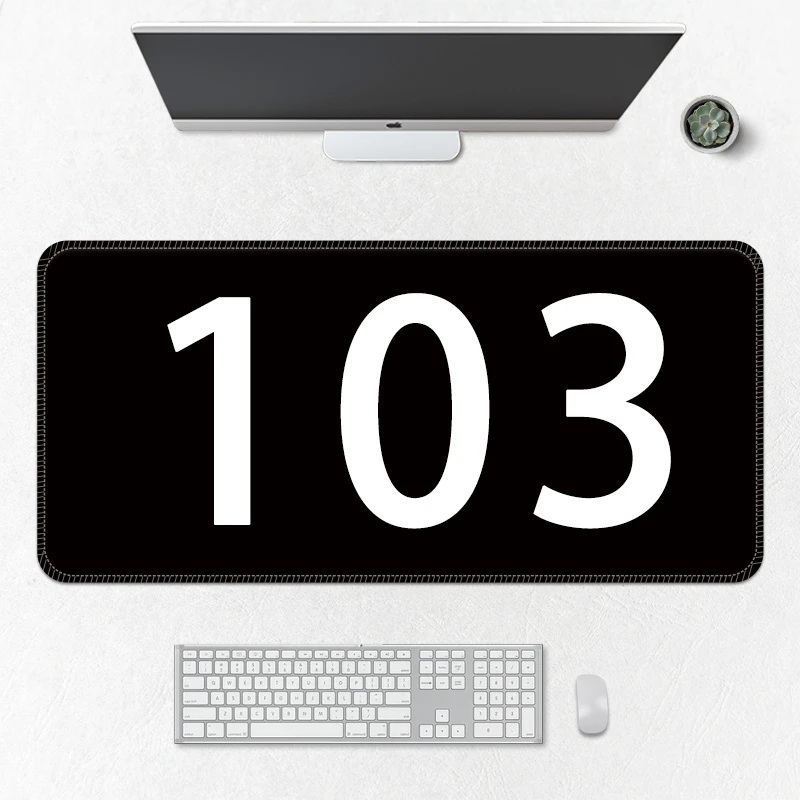 老何专属【103号】动漫鼠标垫超大号办公电脑桌垫游戏电竞加厚锁边