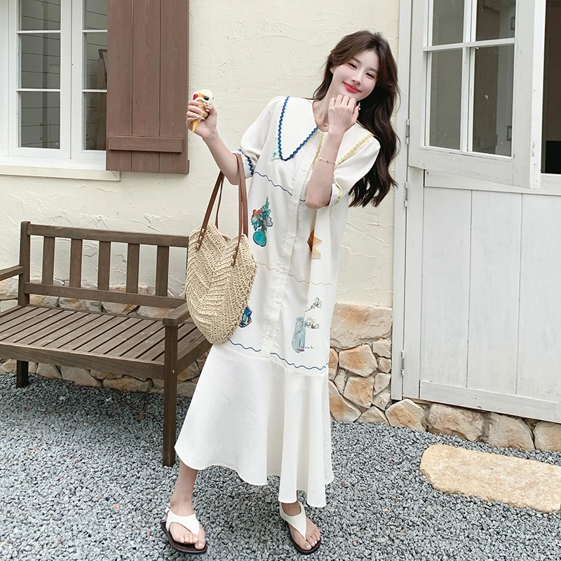 今年流行爆款独特超好看减龄娃娃领连衣裙2025新款学院风重工刺绣