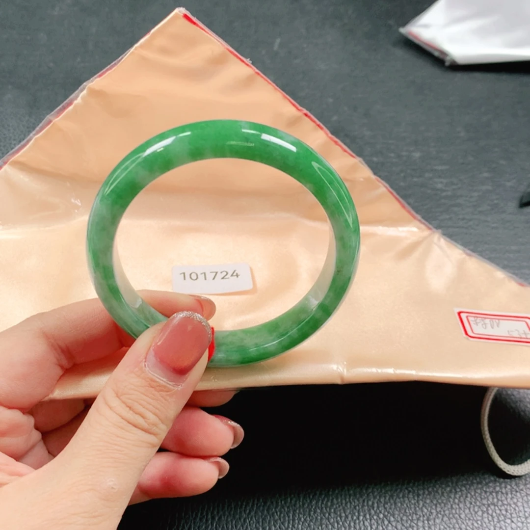 翡翠未镶嵌手镯03