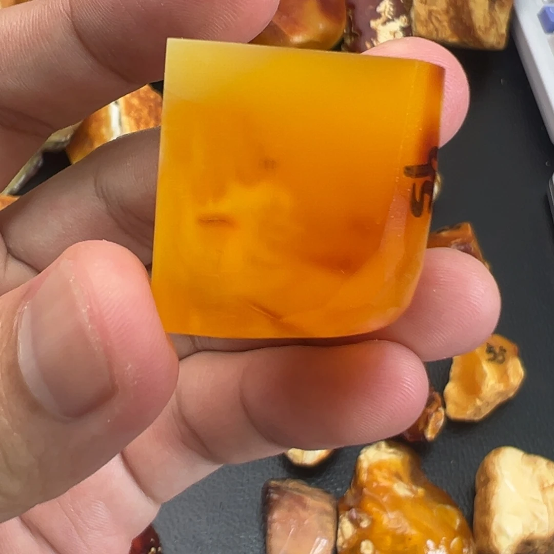 定制琥珀未镶嵌蜜蜡