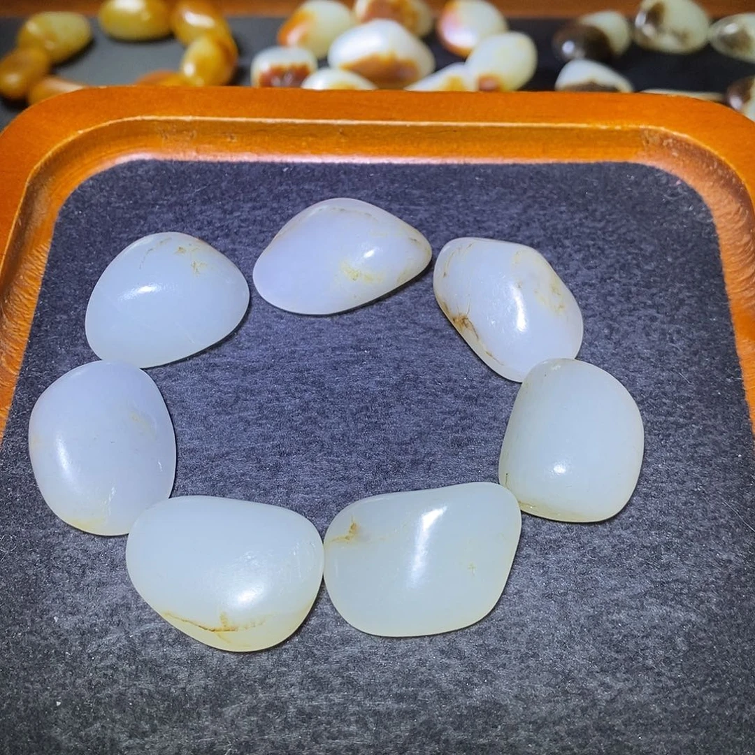 和田玉未镶嵌手串