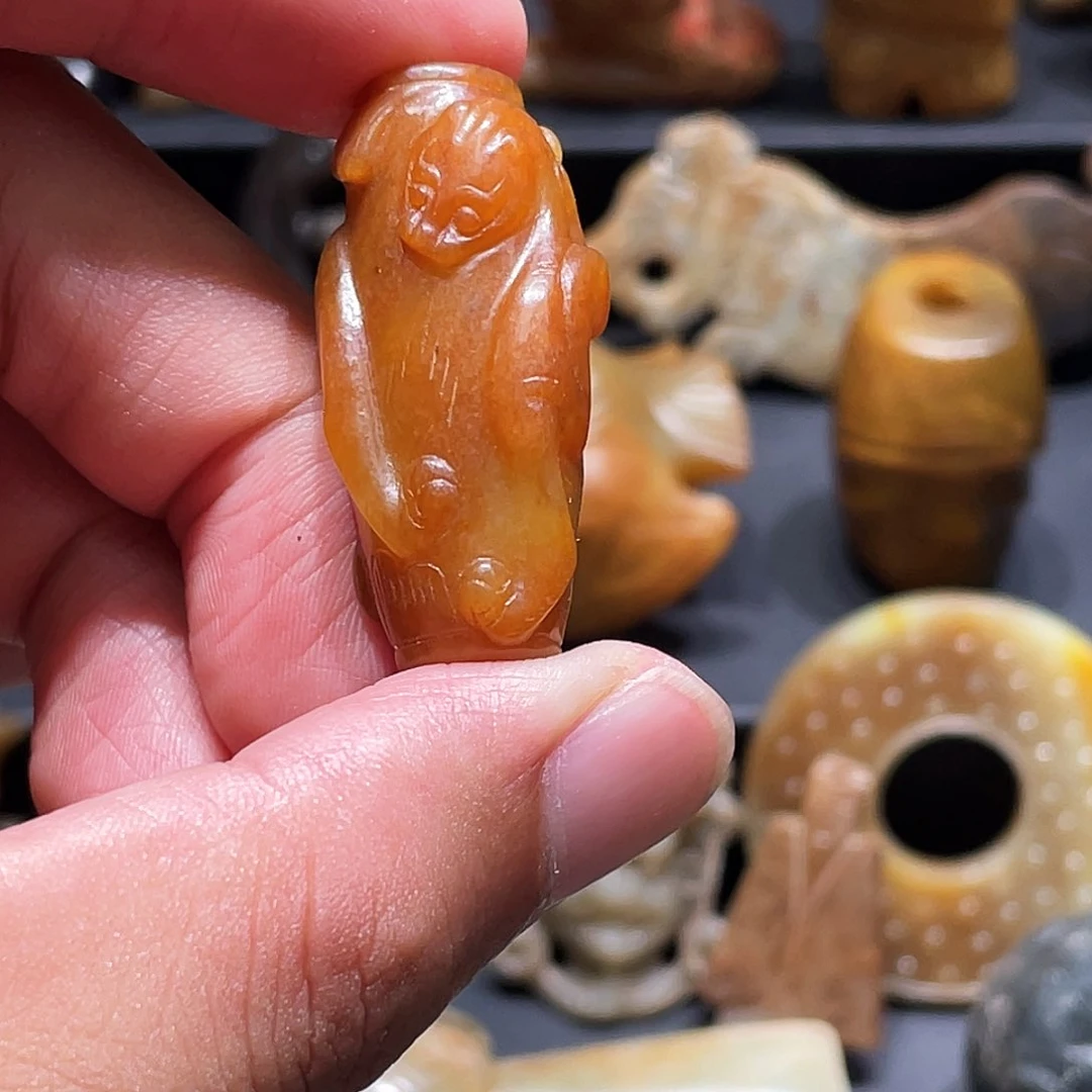和田玉（糖玉）未镶嵌颈饰老*捌