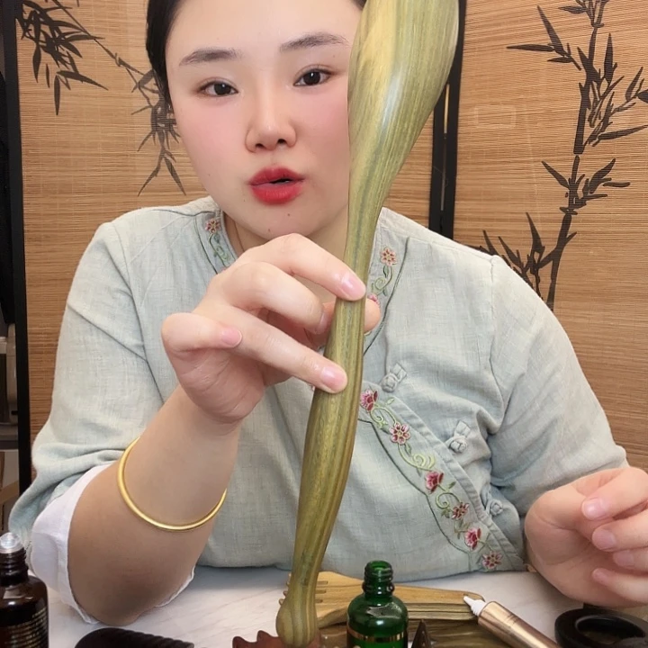 绿檀木莲花拍瑕疵款