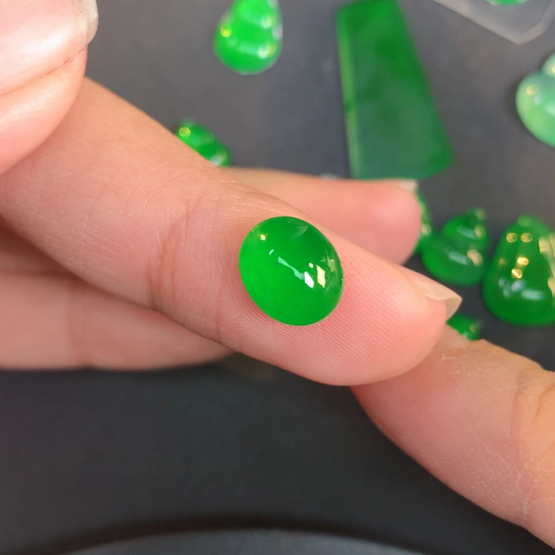 翡翠裸石9.44-7.9-4.43