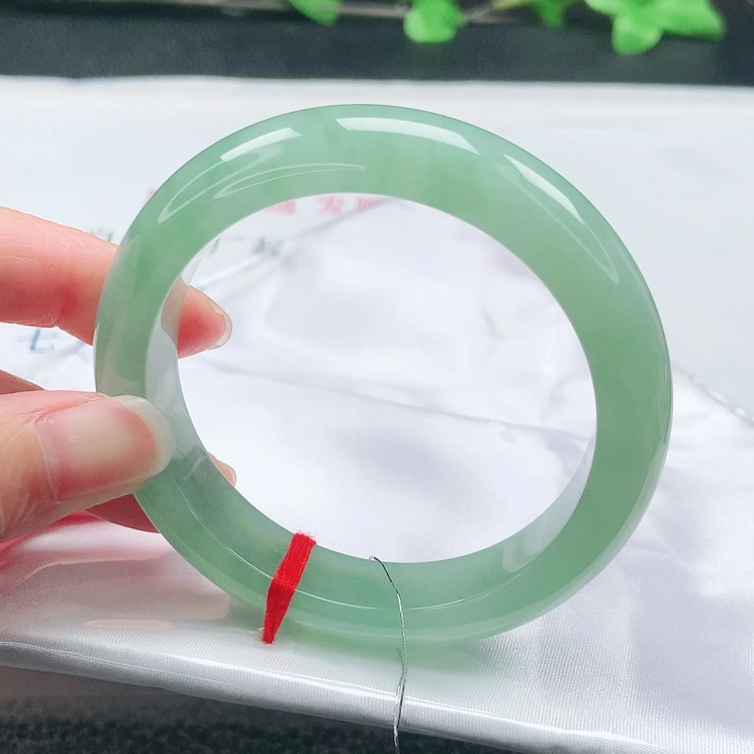 酒***妹翡翠未镶嵌手镯54圈