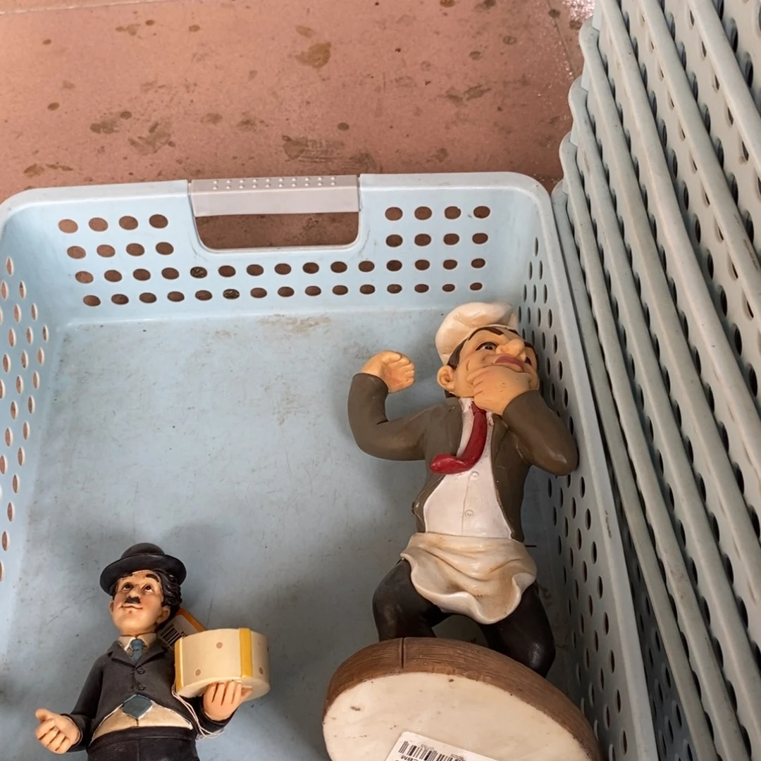 卓***林树脂默认微瑕 树脂摆件