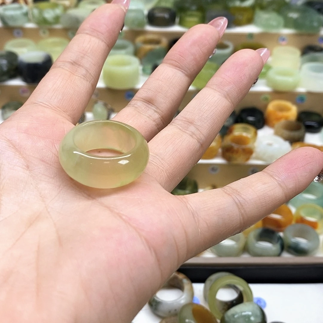 岫玉未镶嵌天然玉石随*