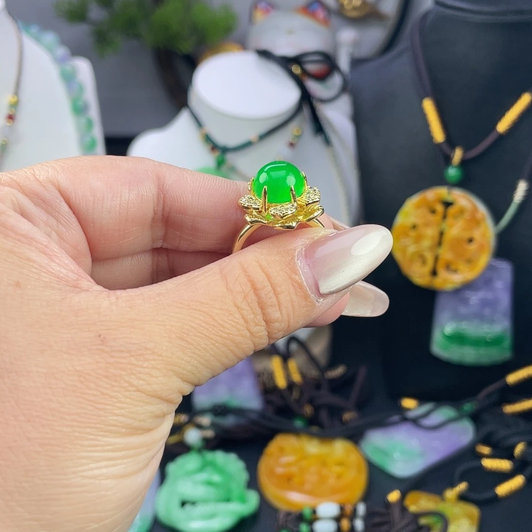 翡翠未镶嵌吊坠(赠链)