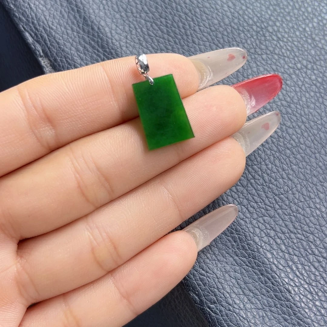 颈饰18K金镶嵌翡翠翡翠