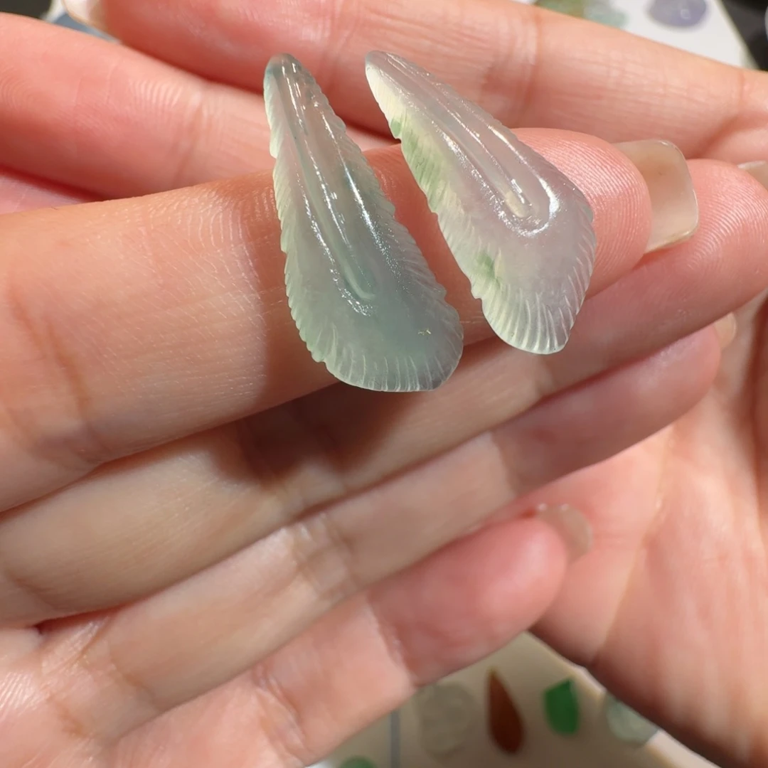 定制翡翠未镶嵌冰种飘花羽毛