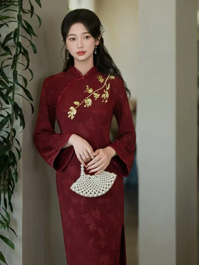 结婚订婚红色金刺绣织花日常低领旗袍长袖时尚加厚牡丹气质敬酒服