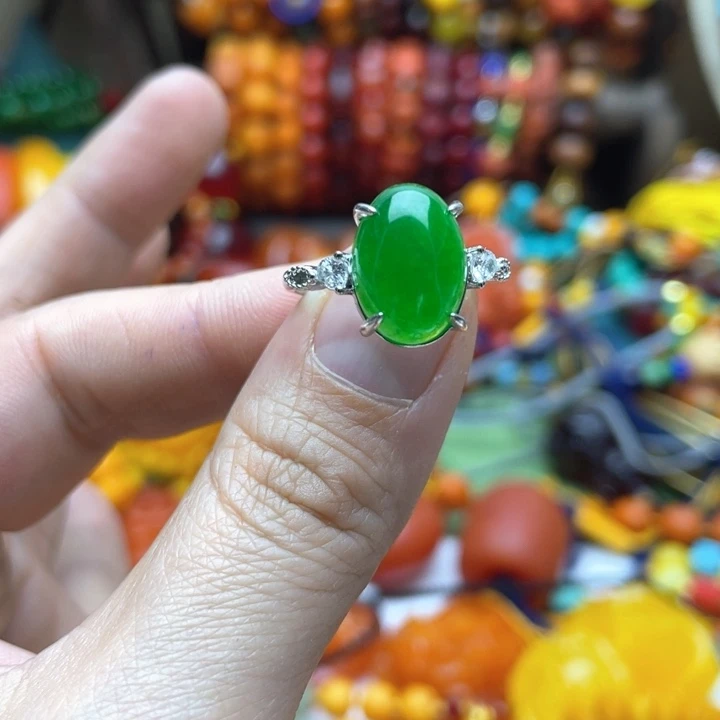 树脂制品94号绿色戒指