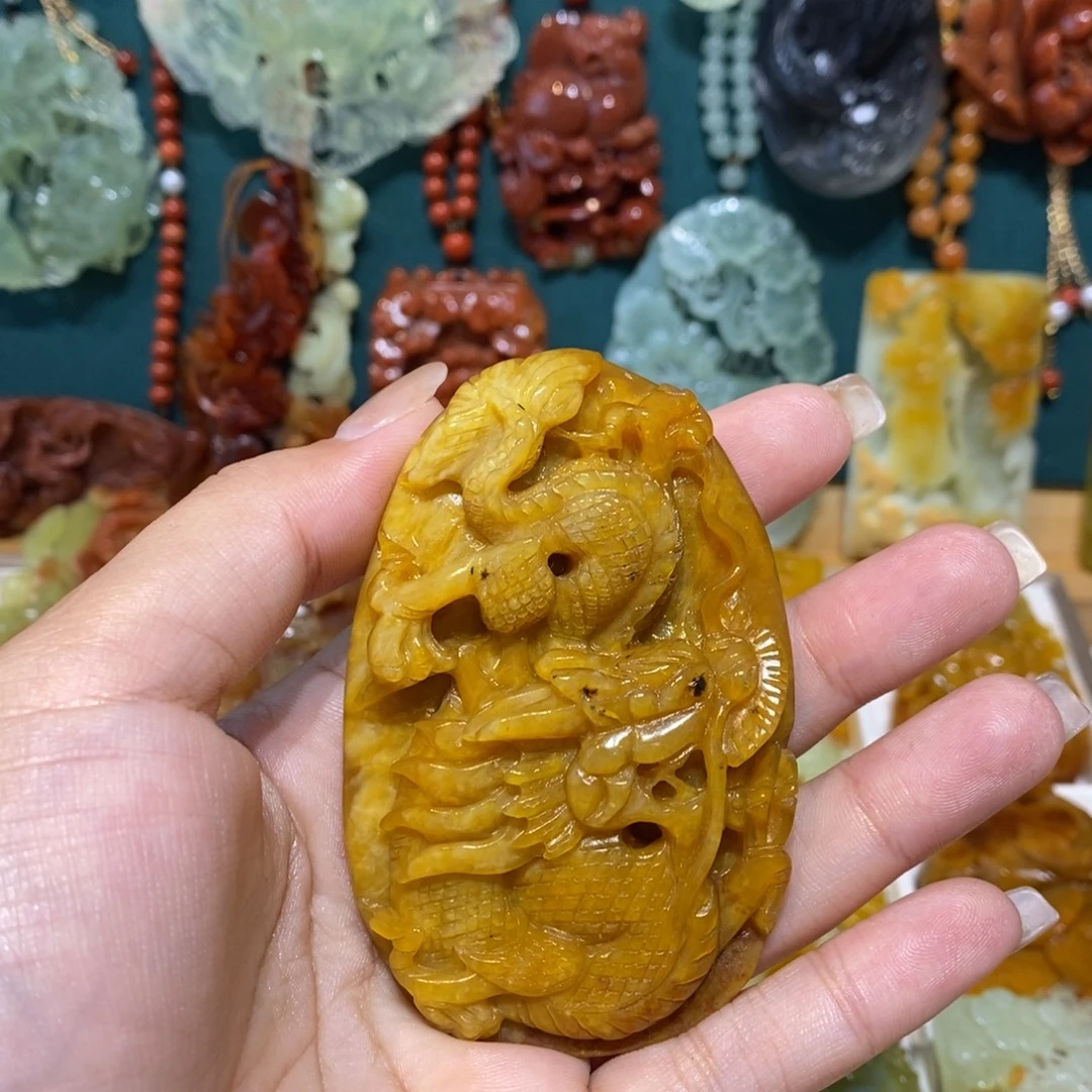 蛇纹石玉未镶嵌颈饰