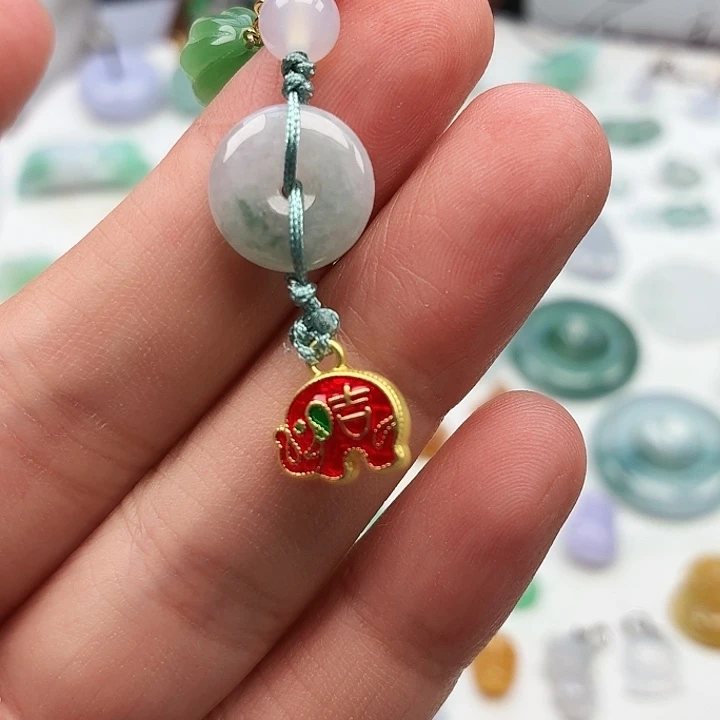 颈饰未镶嵌翡翠红象