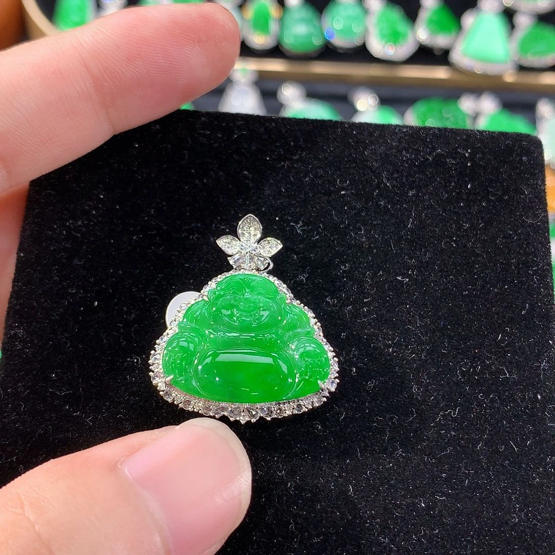 翡翠18K金镶嵌颈饰