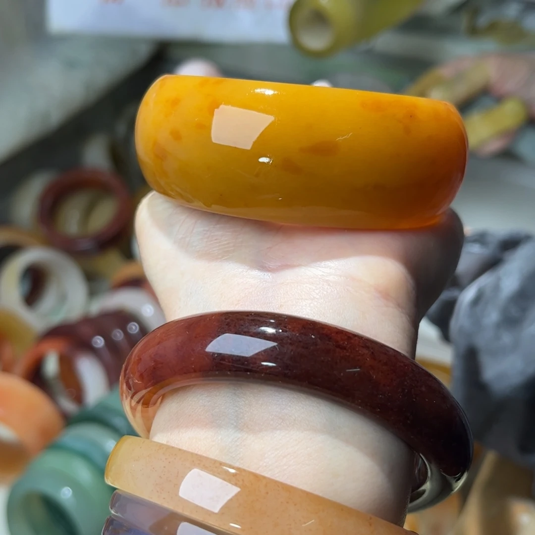 布***斯石英质玉（缅黄）合金手镯