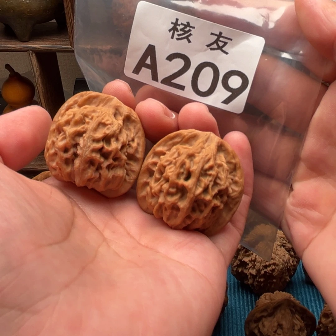 文玩核桃吊坠天地