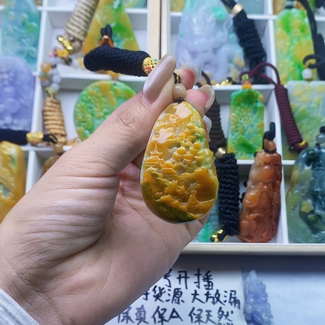 翡翠未镶嵌颈饰翡翠
