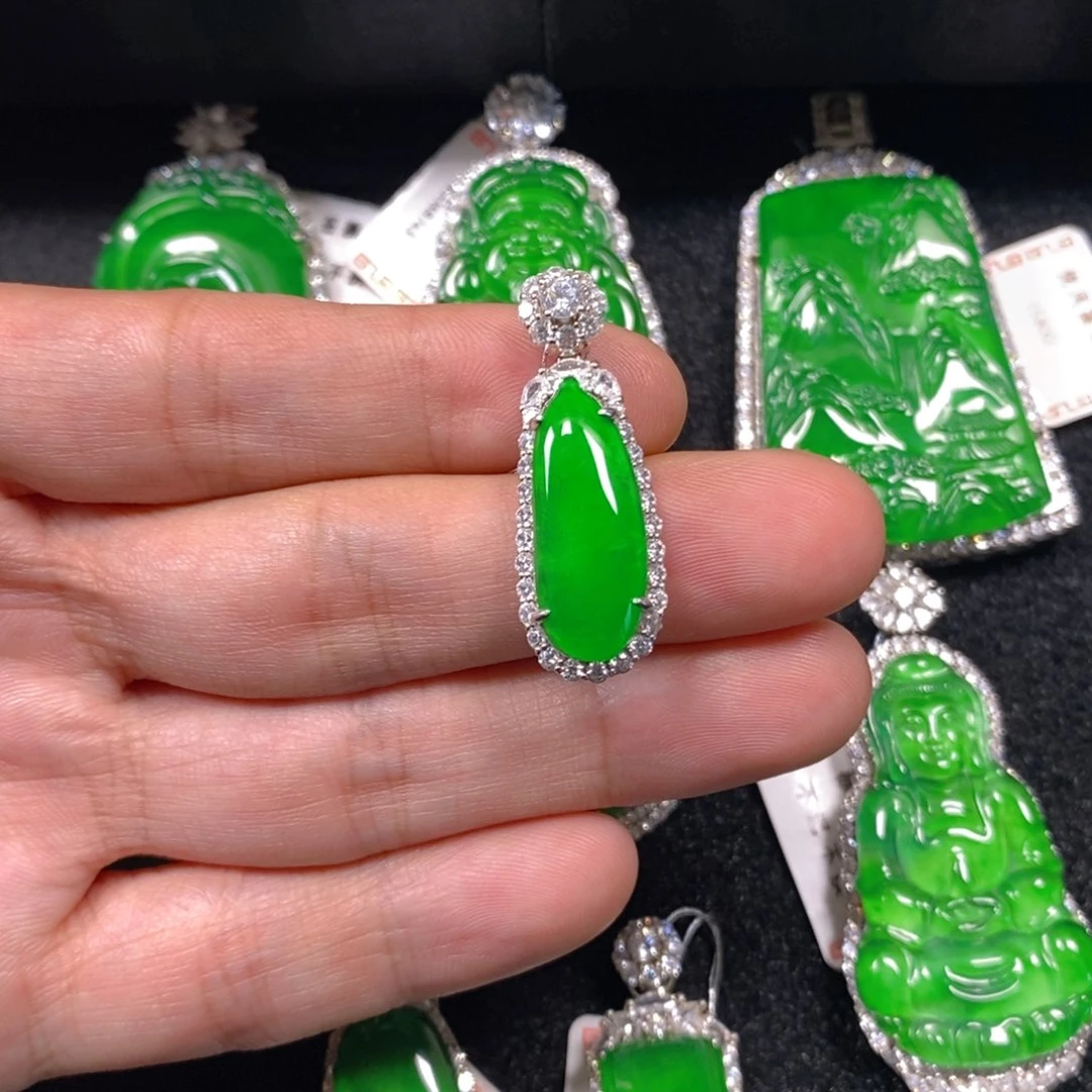 颈饰银S925镶嵌翡翠福瓜吊坠