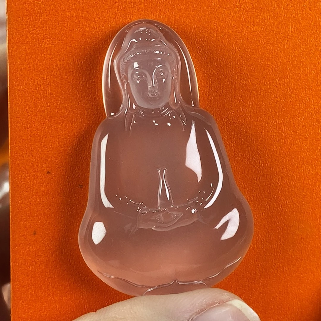 肖***壮石英质玉未镶嵌颈饰
