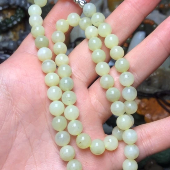 和田玉未镶嵌把件