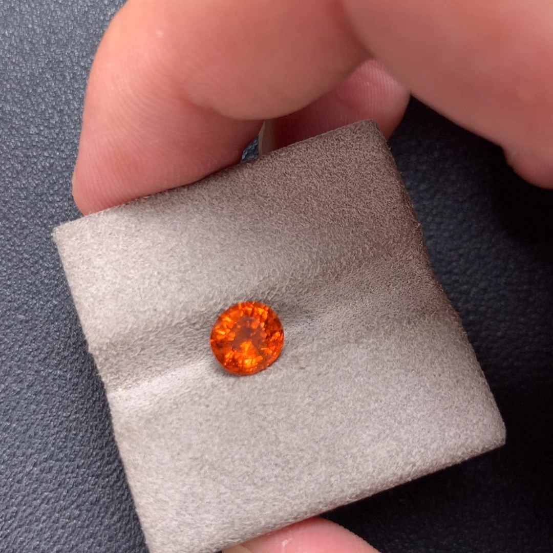 石榴石（芬达石）裸石未镶嵌1.485ct