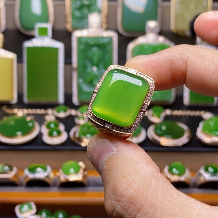 吊坠(不含链)18K金镶嵌和田玉长*儿