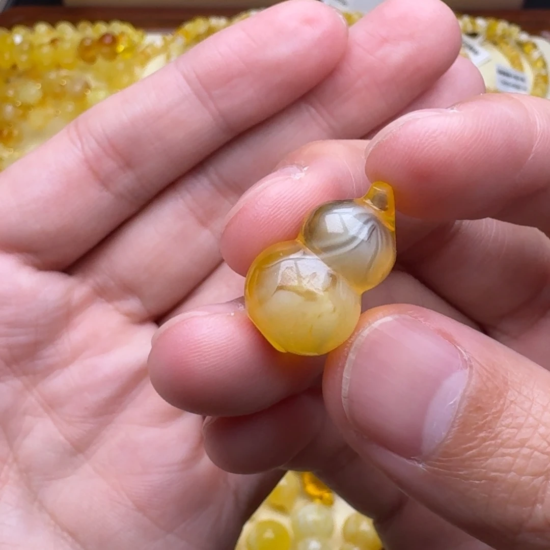 琥珀未镶嵌裸石15