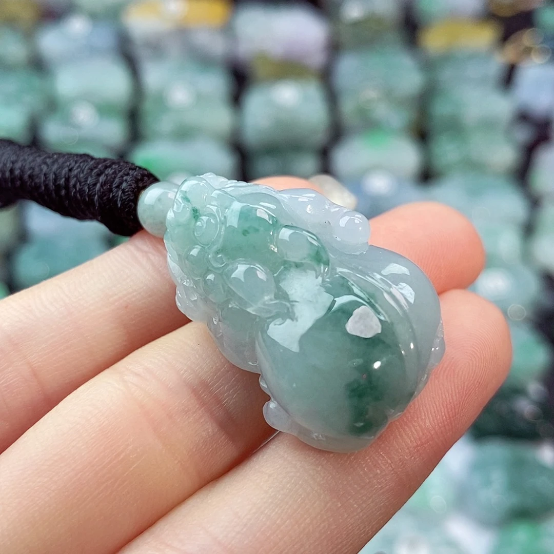 颈饰未镶嵌翡翠天然