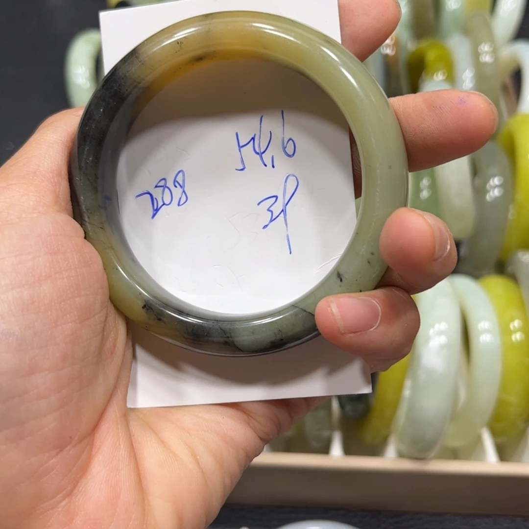 未镶嵌蛇纹石玉手镯