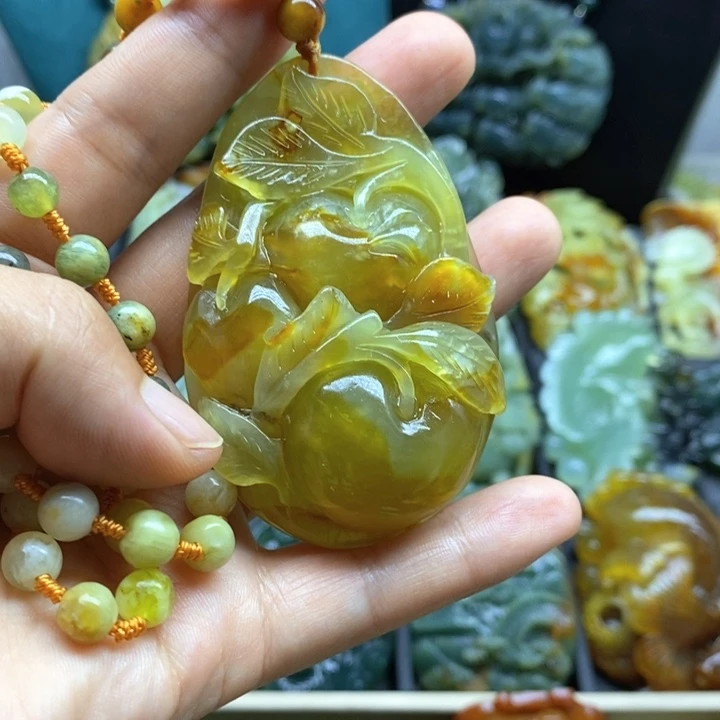 未镶嵌蛇纹石玉挂件