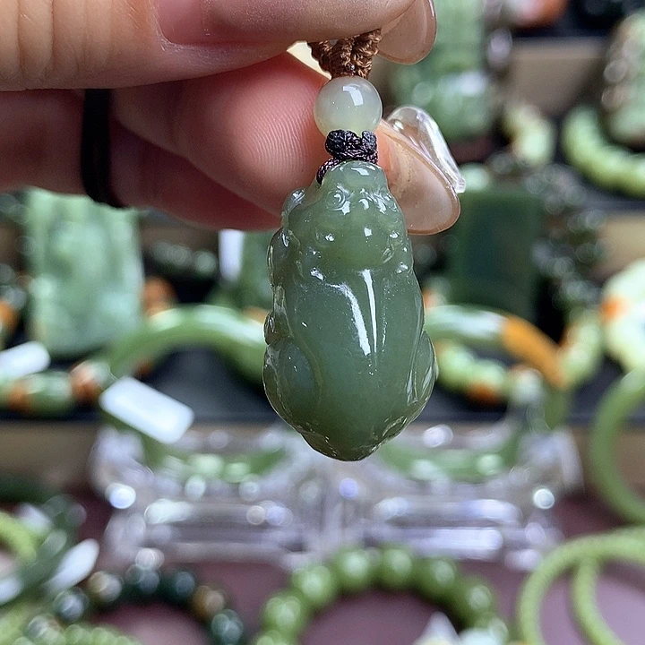 透闪石质玉未镶嵌吊坠(不含链)