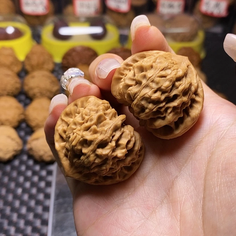 【闪购商品】文玩核桃吊坠龙门涧
