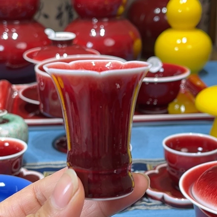 景德镇陶瓷花口闻杯