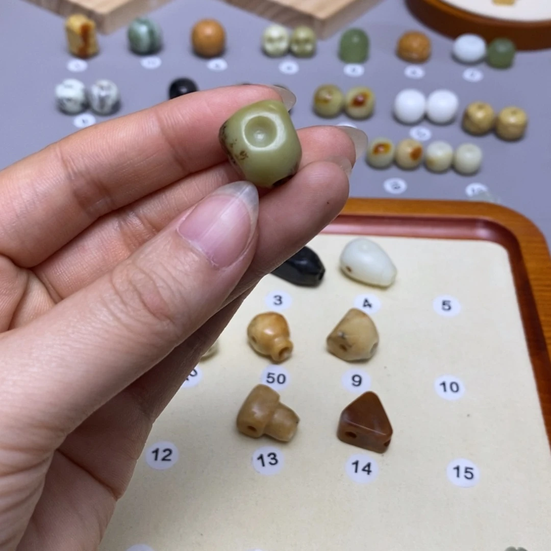 蛇纹石玉配饰合金W*