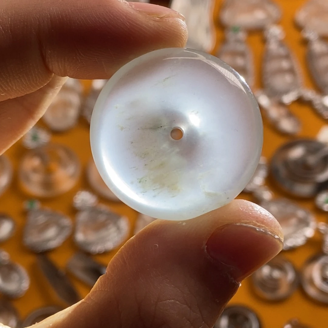 石英质玉颈饰未镶嵌