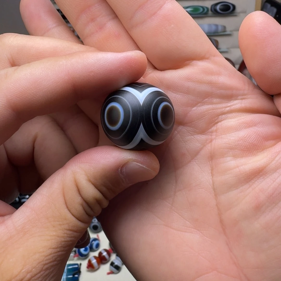 阿***亮玛瑙/玉髓颈饰合金