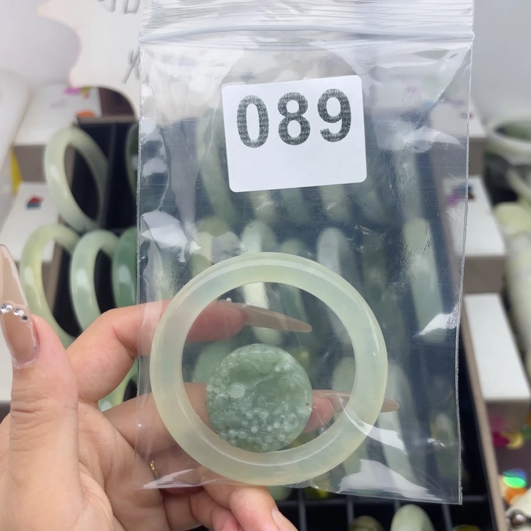 未镶嵌蛇纹石玉手镯君*莲