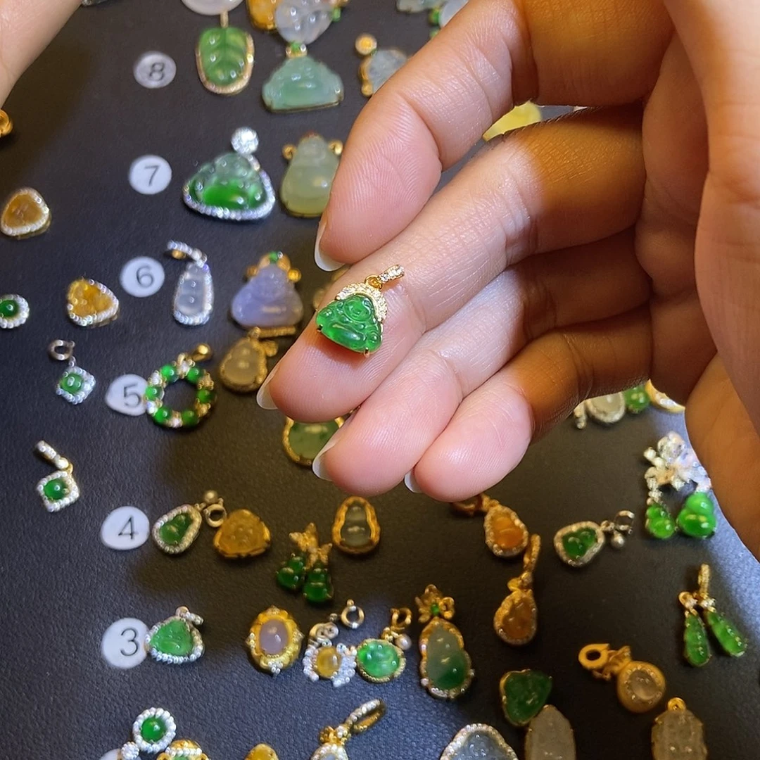 莉***莉翡翠银S925镶嵌吊坠(不含链)