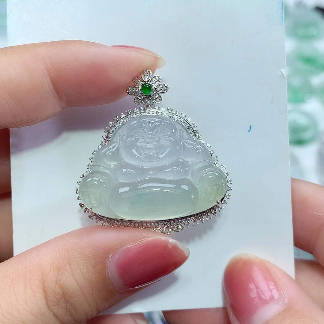 翡翠18K金镶嵌颈饰佛