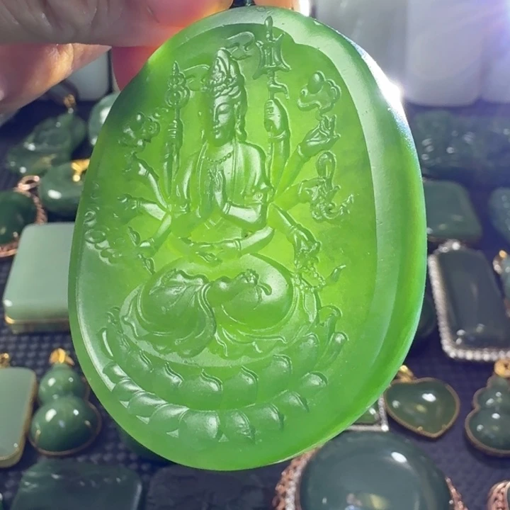 颈饰未镶嵌和田玉千手观音
