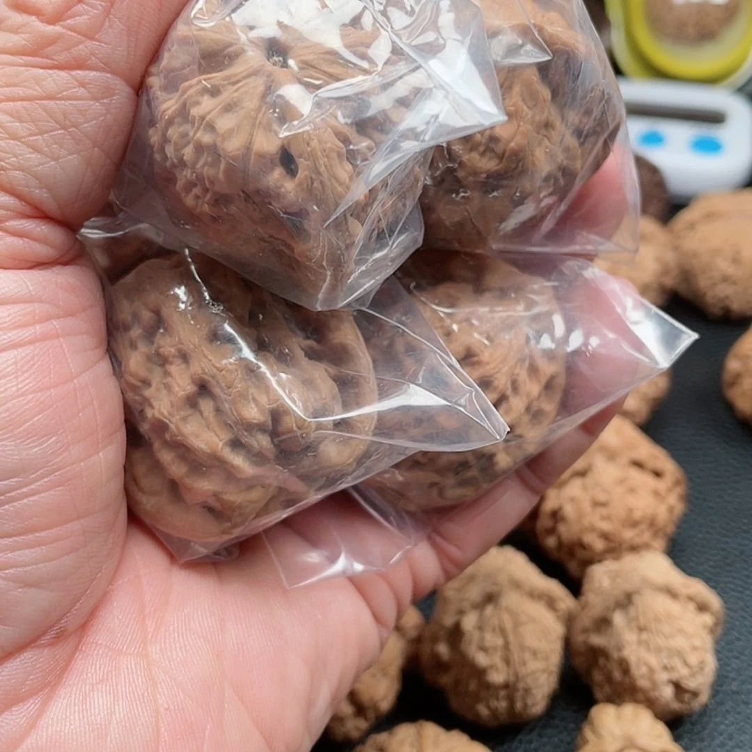 【闪购商品】文玩核桃吊坠G****D新年一定不会因为自己没有