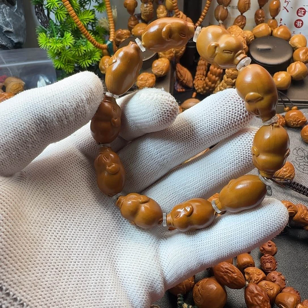 橄榄核手串/手链小猪