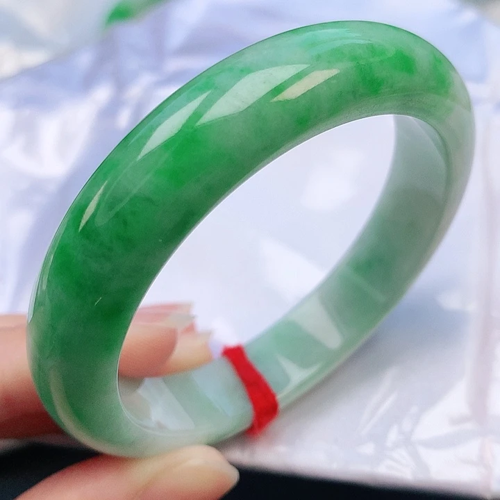 翡翠手镯未镶嵌若*?54圈口882351