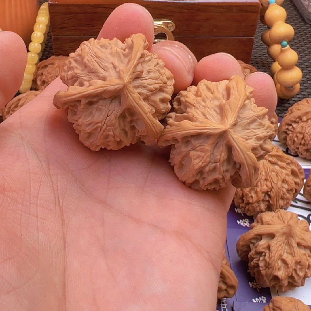 文玩核桃把件钦三棱